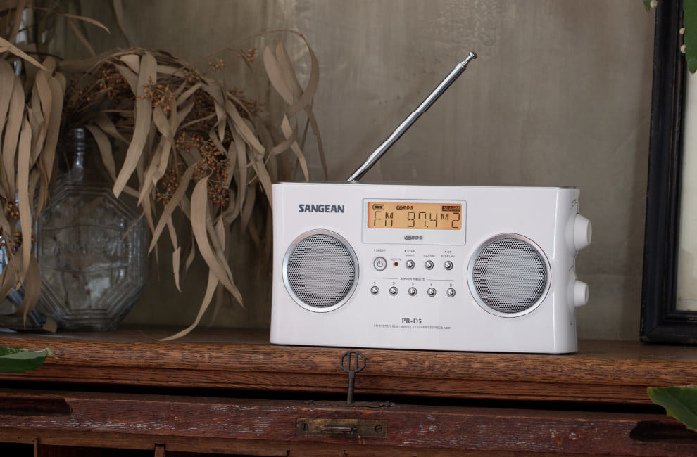 Sangean PR-D5 AM / FM-Stereo Digital Tuning Radio